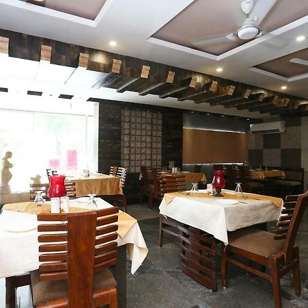Oyo 29724 Hotel Kokila Resort Джабалпур Екстериор снимка