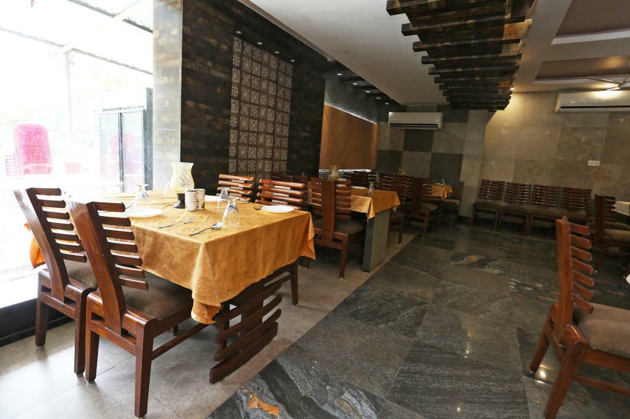 Oyo 29724 Hotel Kokila Resort Джабалпур Екстериор снимка