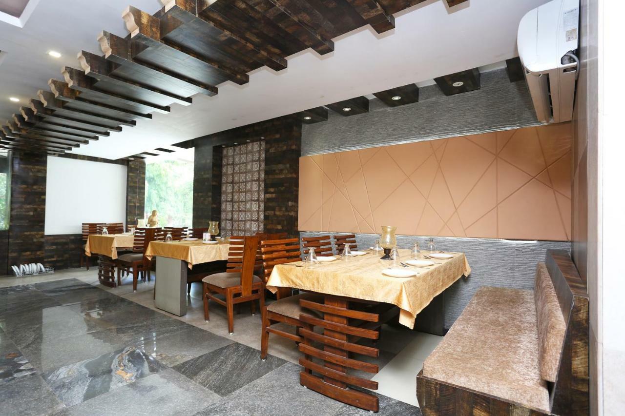 Oyo 29724 Hotel Kokila Resort Джабалпур Екстериор снимка