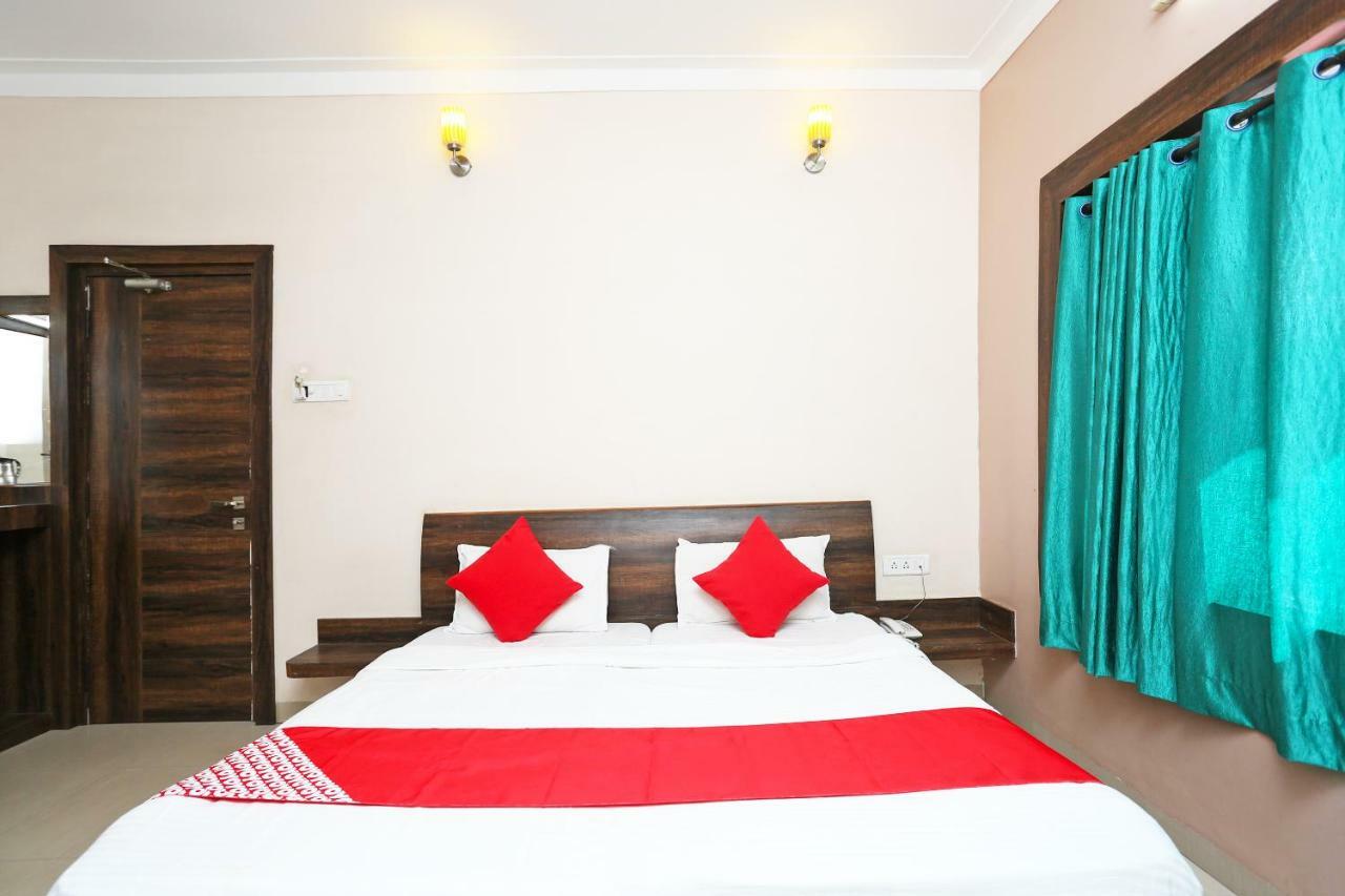 Oyo 29724 Hotel Kokila Resort Джабалпур Екстериор снимка